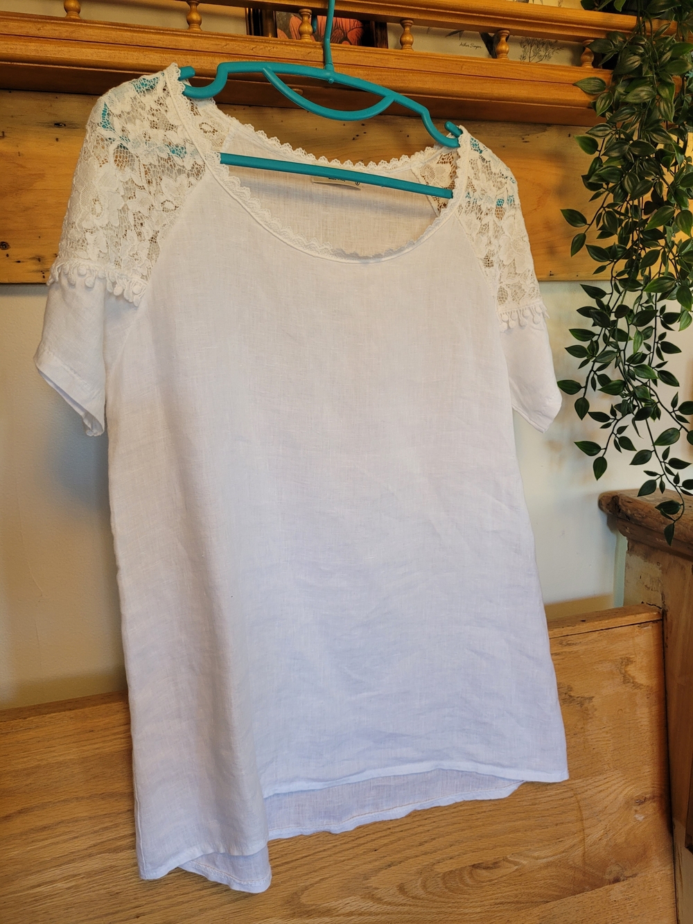 Women's White Lace Shoulder Linen Top